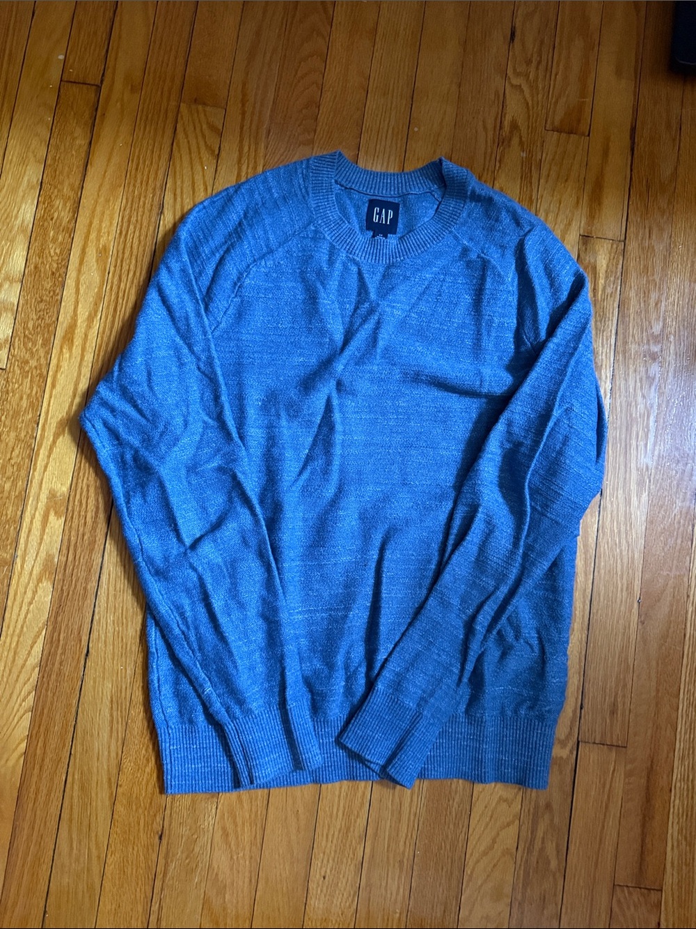 GAP Men's Heathered Blue Crewneck Sweater